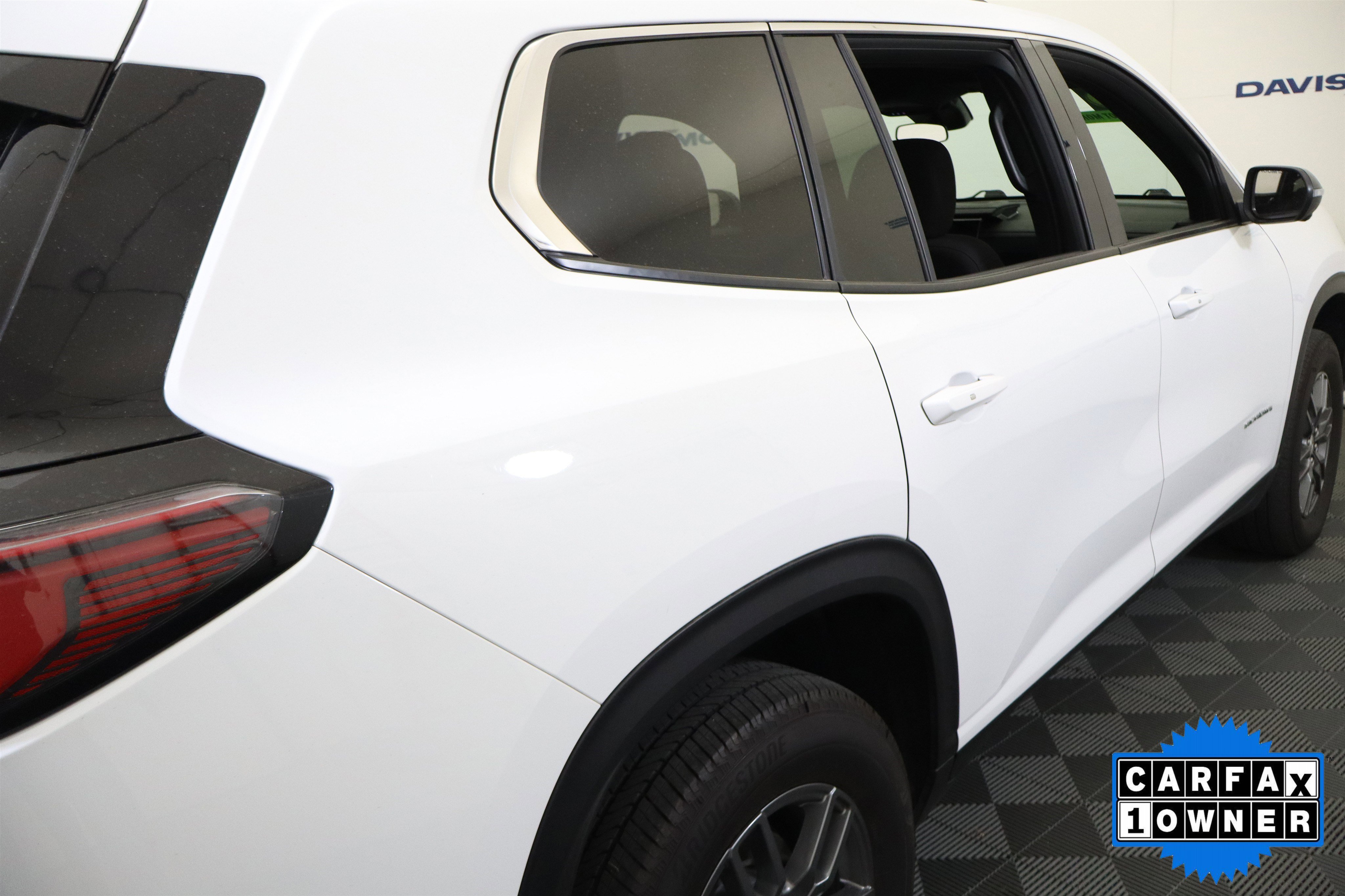 Used 2025 GMC Acadia Elevation AWD/4WD image 7