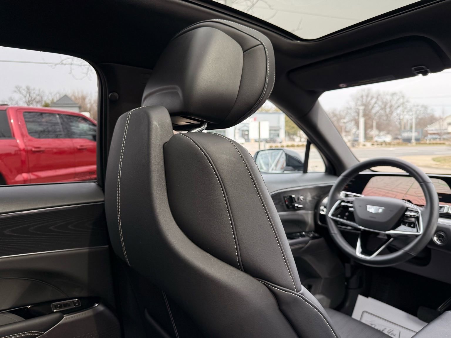 Used 2024 Cadillac Lyriq Sport image 31