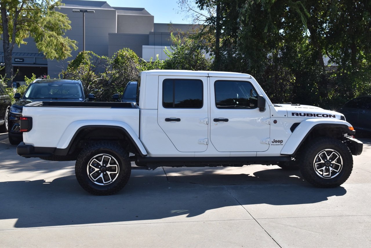 Used 2025 Jeep Gladiator Rubicon AWD/4WD image 6