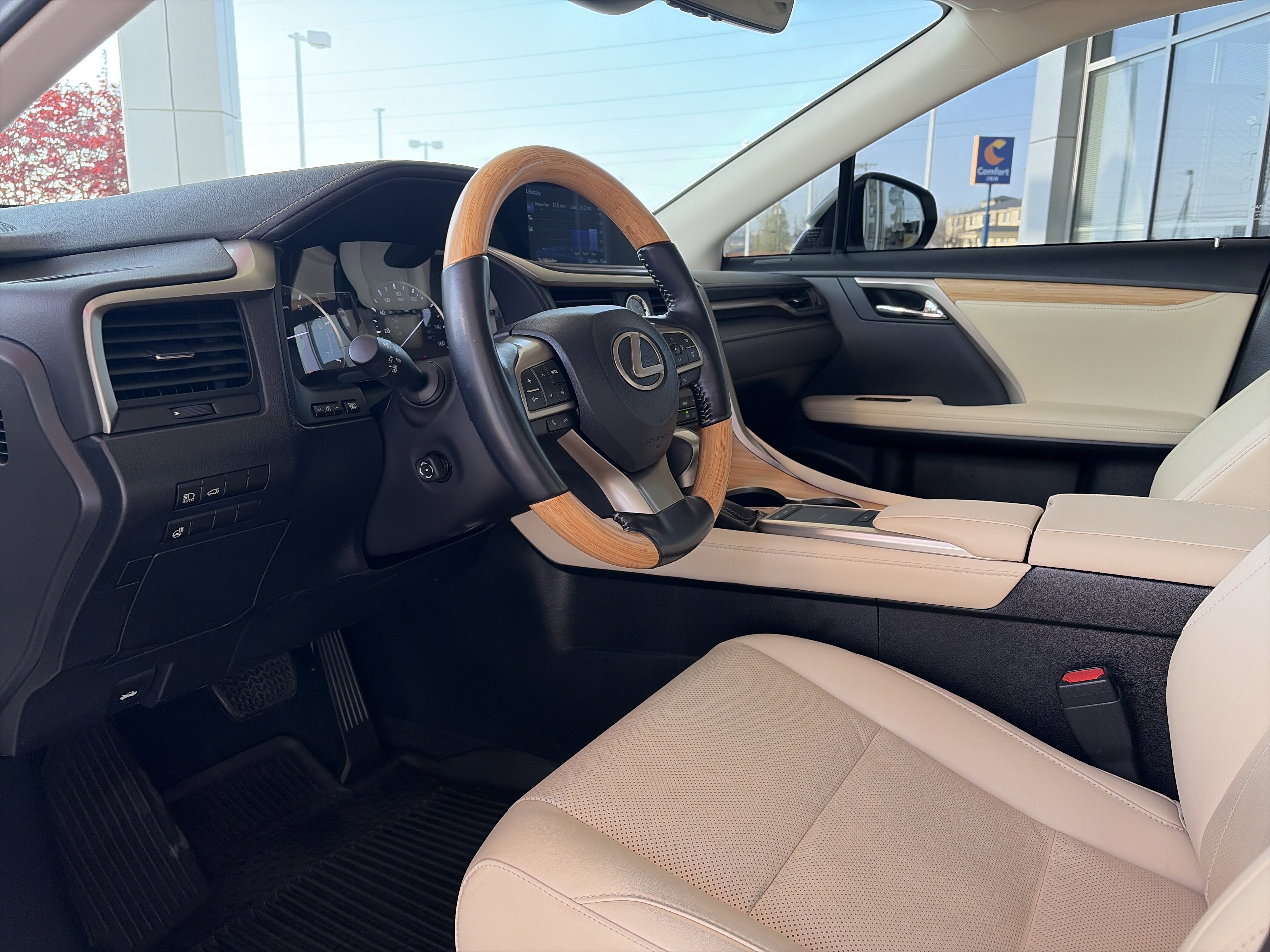 Used 2021 Lexus RX 350L Premium w/ Premium Package image 12