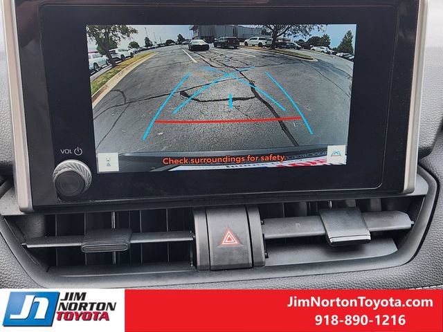 Used 2025 Toyota RAV4 XLE AWD/4WD image 18