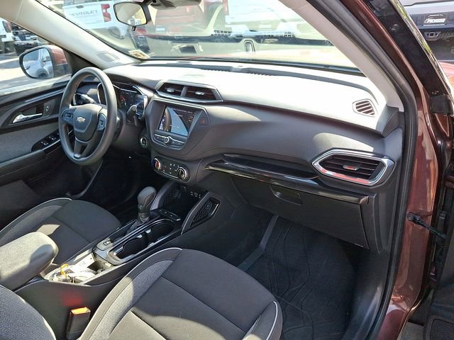 Used 2023 Chevrolet TrailBlazer LT FWD image 26