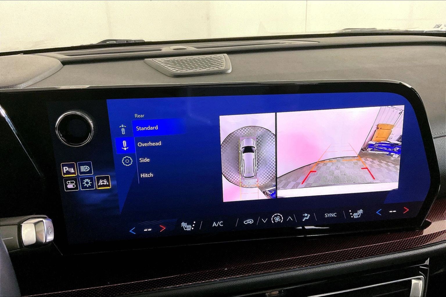 Used 2024 Chevrolet Traverse Z71 w/ Enhanced Driving Package image 14