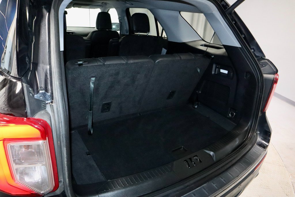 Certified 2023 Ford Explorer XLT w/ Equipment Group 202A image 15