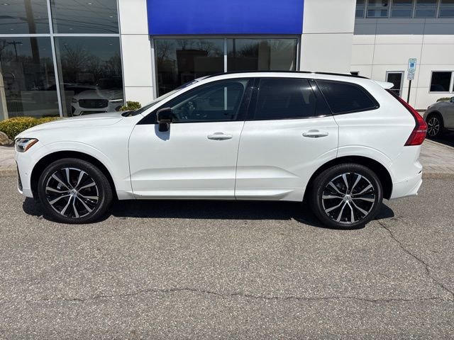 Used 2025 Volvo XC60 B5 Plus image 2