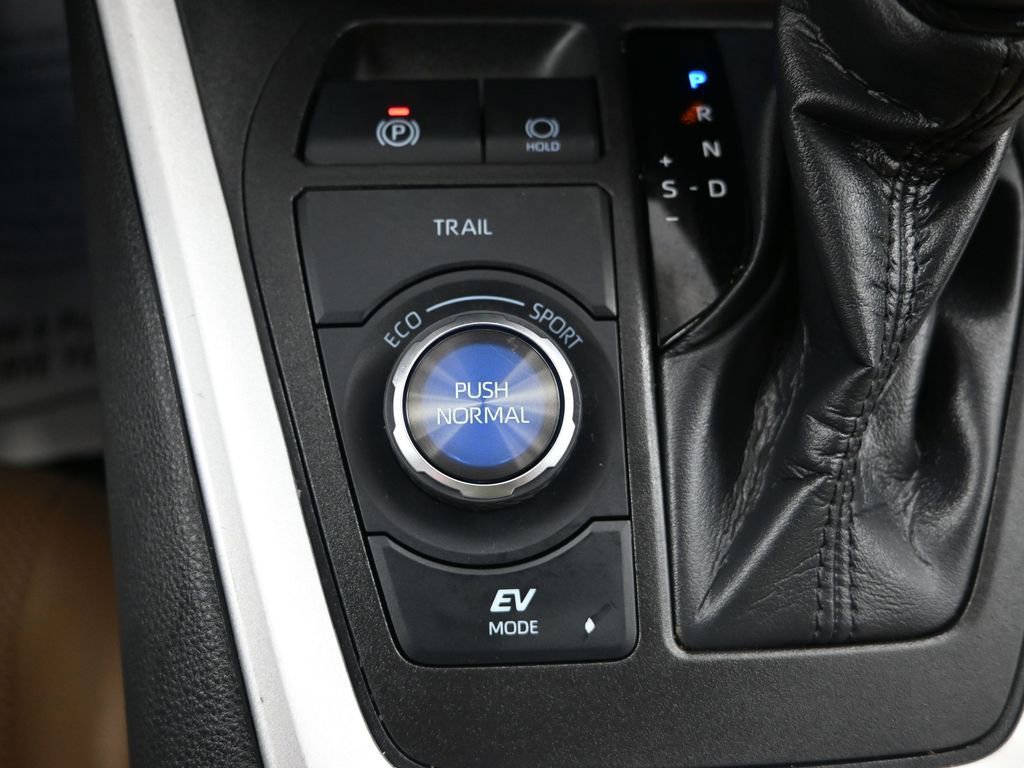 Used 2023 Toyota RAV4 Limited image 23