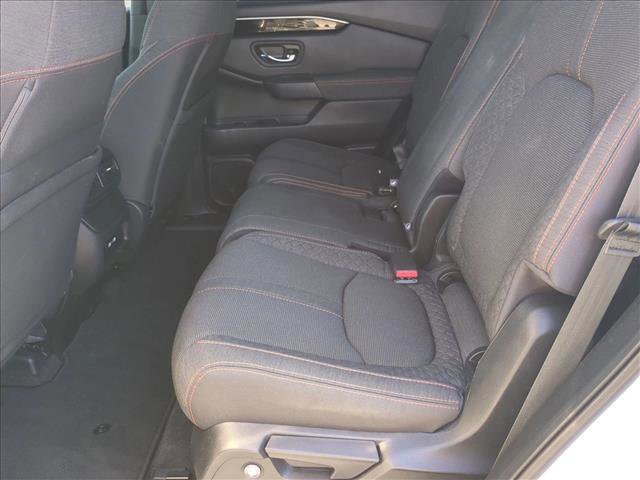 Used 2023 Honda Pilot Sport image 18