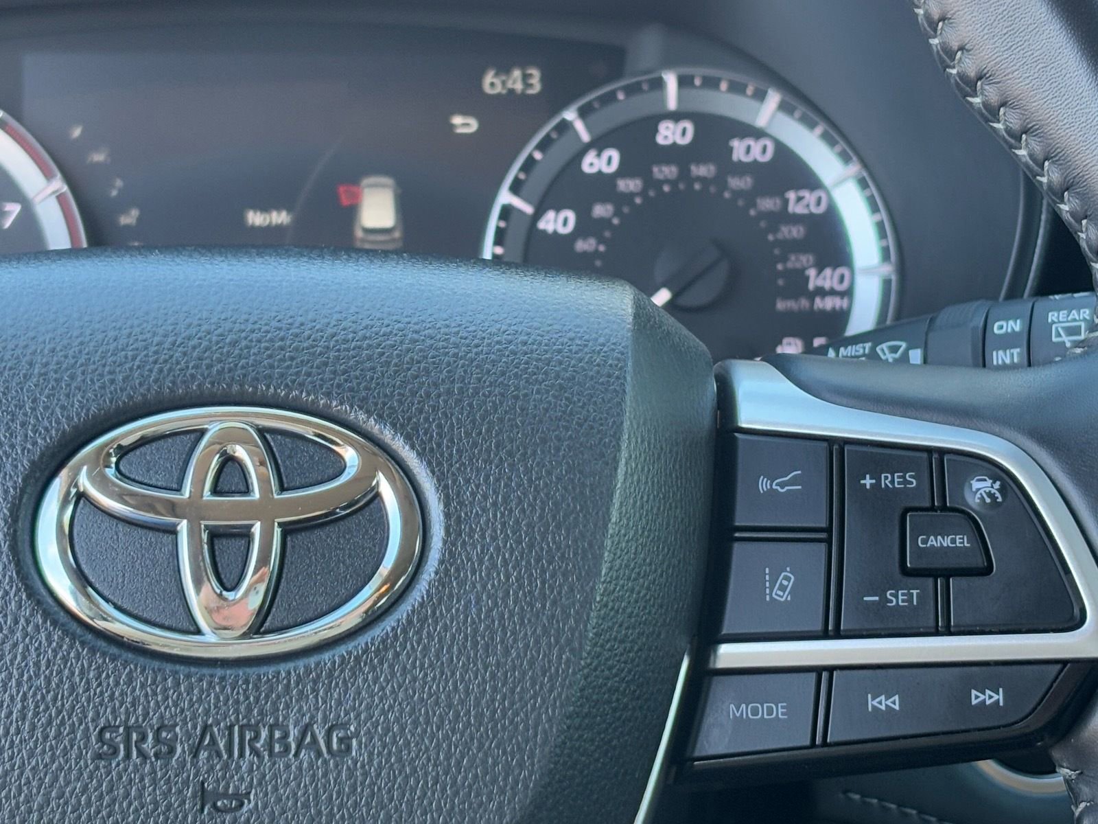 Certified 2025 Toyota Highlander LE image 24