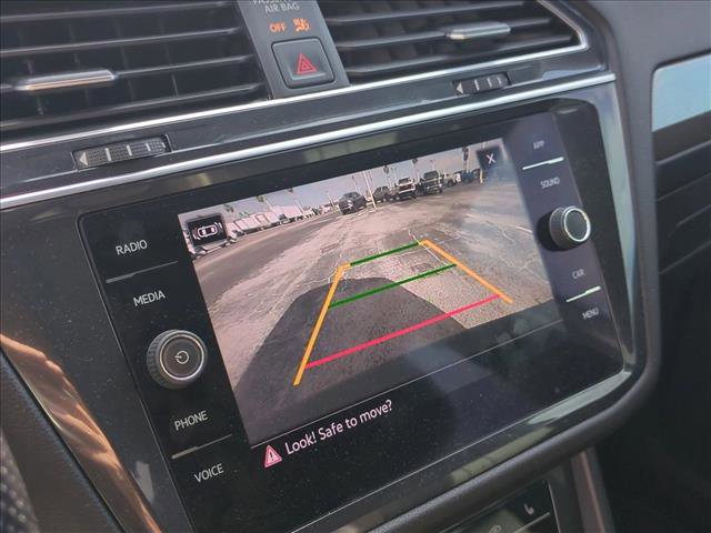 Used 2022 Volkswagen Tiguan SE R-Line image 11