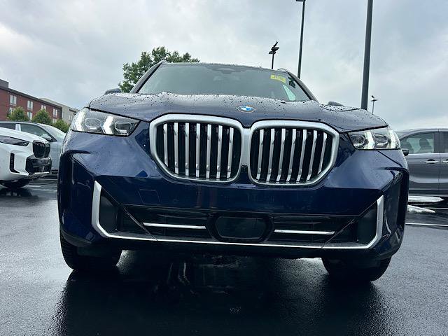 New 2026 BMW X5 xDrive40i w/ Climate Comfort Package AWD/4WD image 2