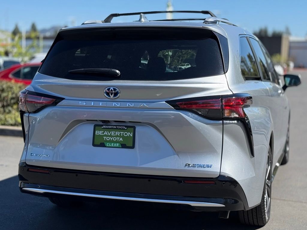 Used 2025 Toyota Sienna Platinum image 5