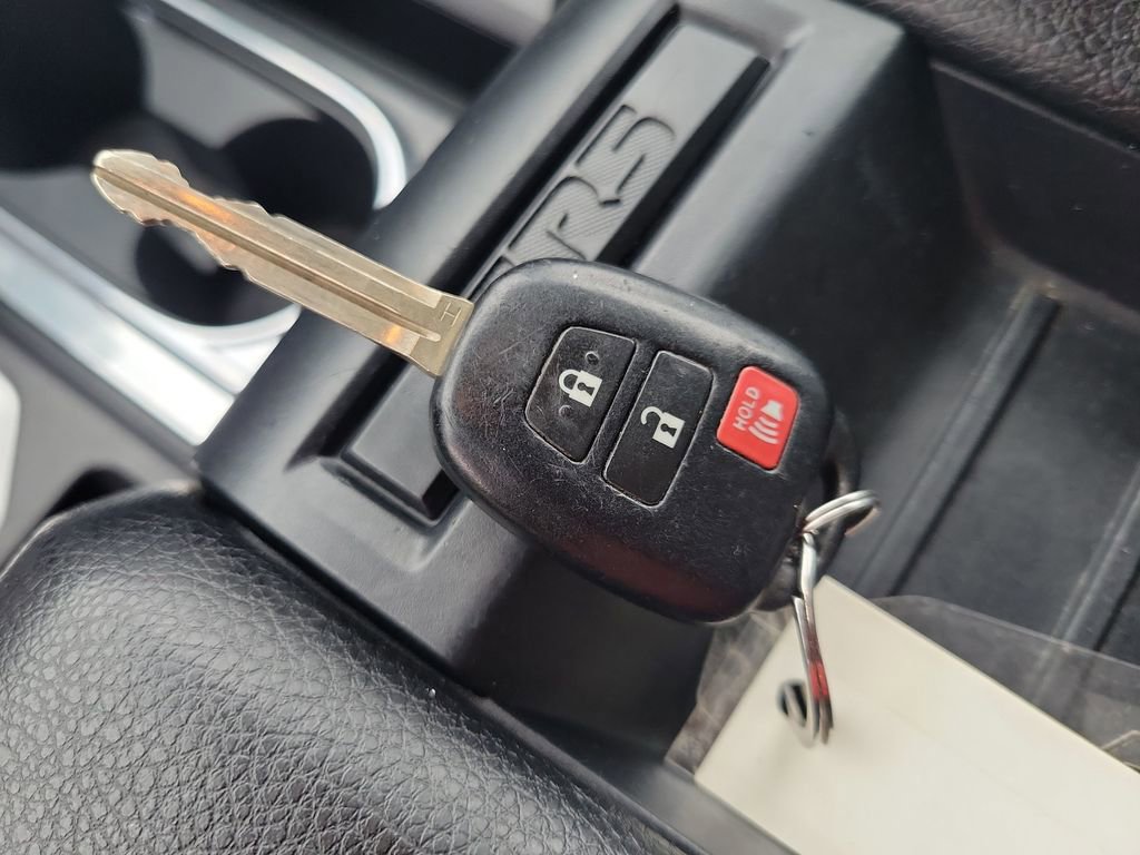 Used 2020 Toyota Tundra SR5 w/ SR5 Leather Package RWD image 34