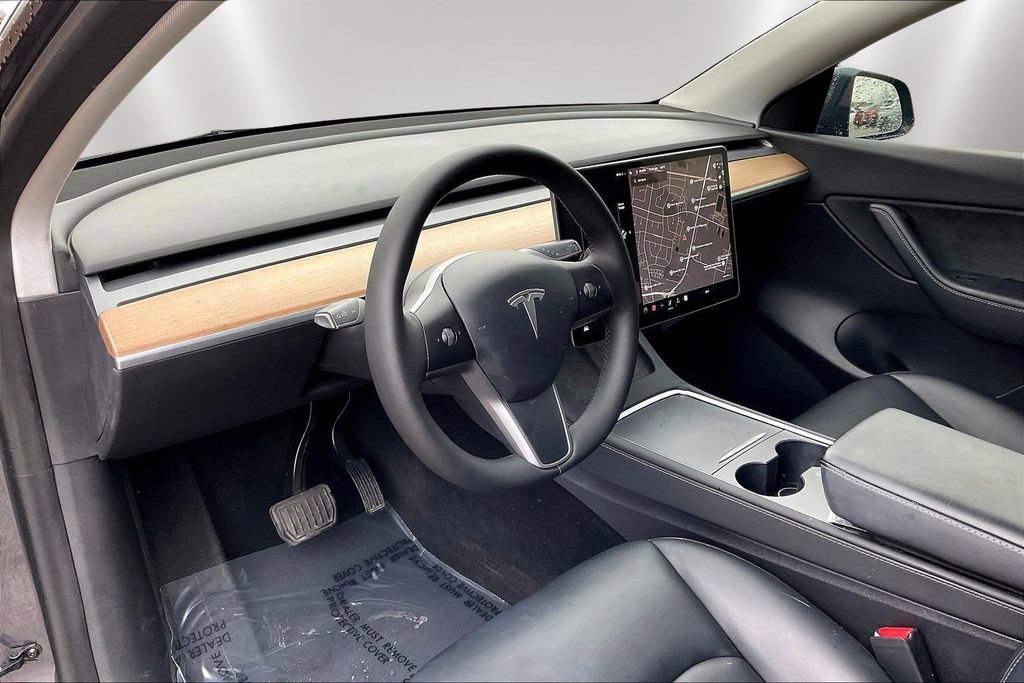 Used 2021 Tesla Model Y Long Range image 16