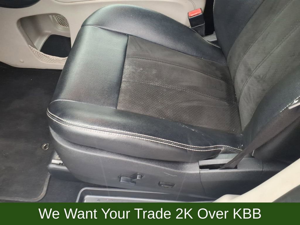 Used 2019 Dodge Grand Caravan SXT image 10