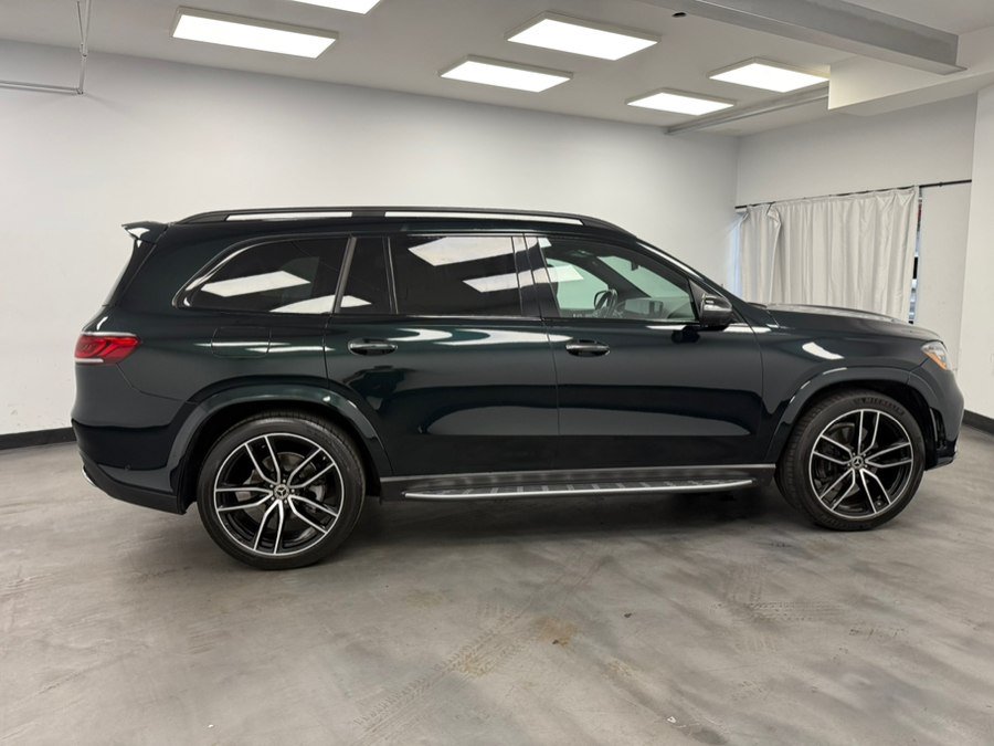 Used 2022 Mercedes-Benz GLS 450 4MATIC w/ AMG Line Exterior image 9