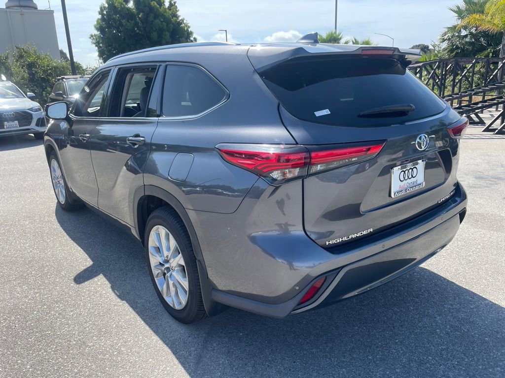 Used 2022 Toyota Highlander Limited image 4