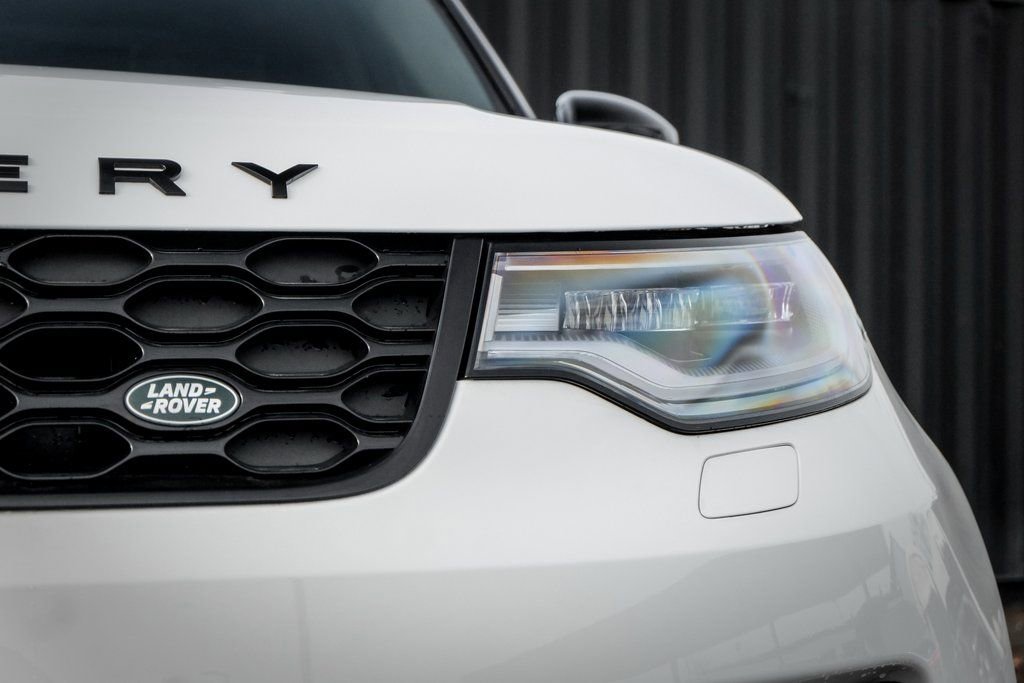 Used 2025 Land Rover Discovery Dynamic SE AWD/4WD image 6