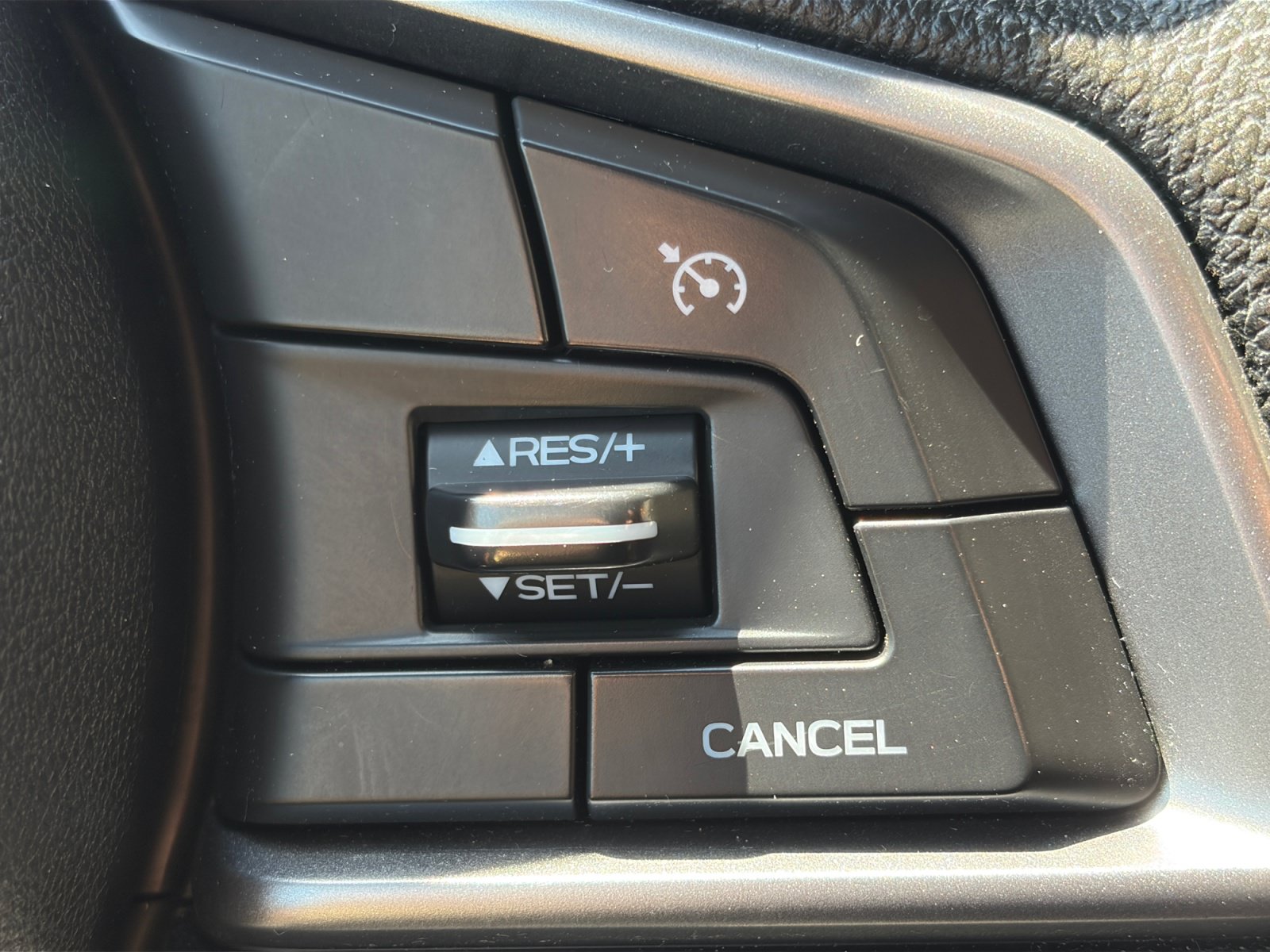 Used 2019 Subaru Crosstrek 2.0i AWD/4WD image 18