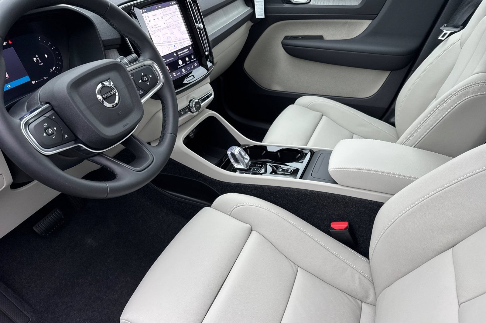 New 2026 Volvo XC40 B5 Plus w/ Protection Package Premier AWD/4WD image 9
