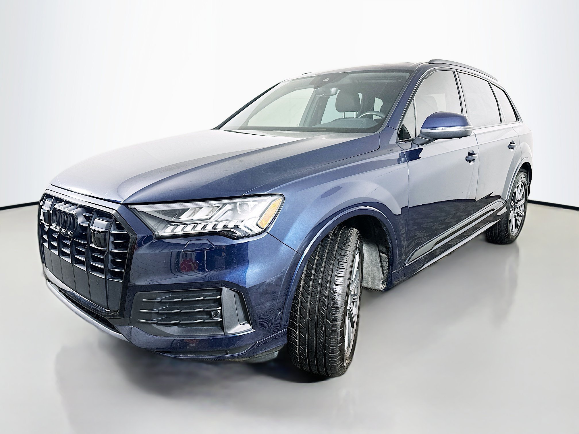Used 2023 Audi Q7 2.0T Premium Plus w/ Premium Plus Package AWD/4WD image 4