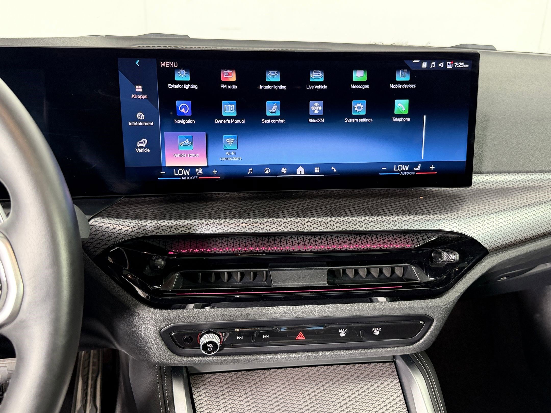 Certified 2025 BMW 430i Coupe w/ M Sport Package RWD image 21