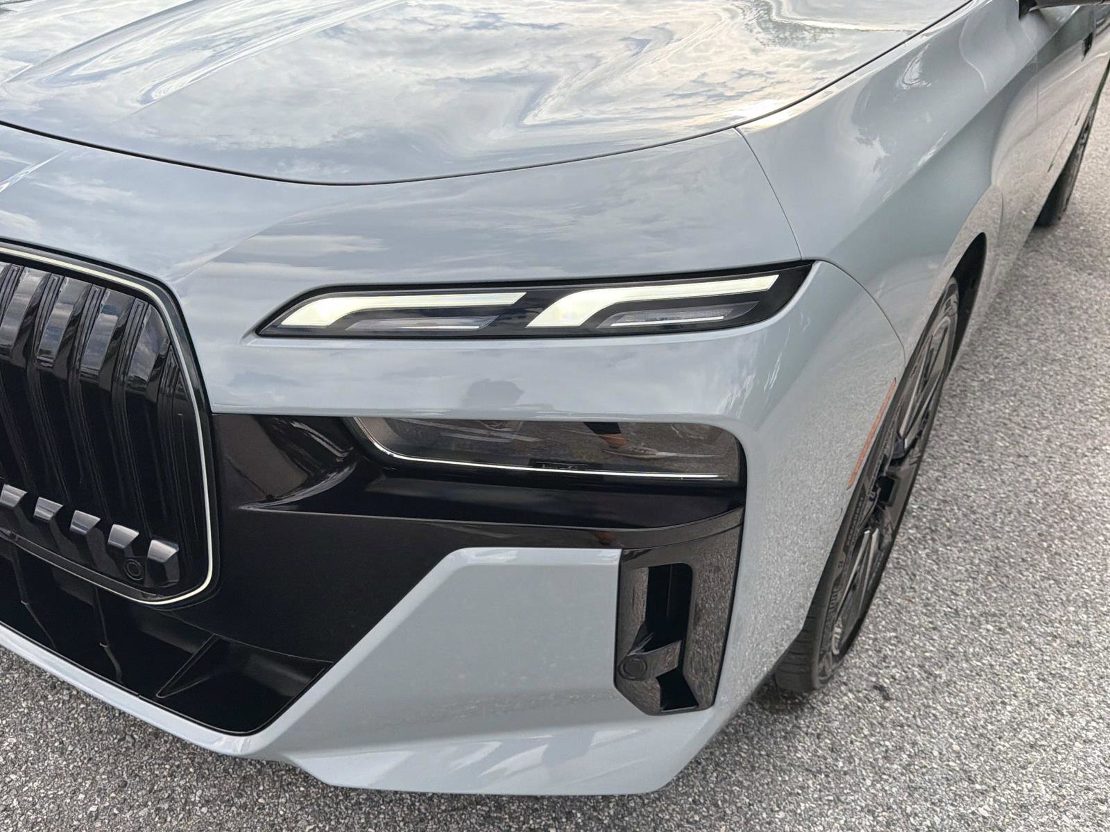 Certified 2025 BMW 760i xDrive AWD/4WD image 10