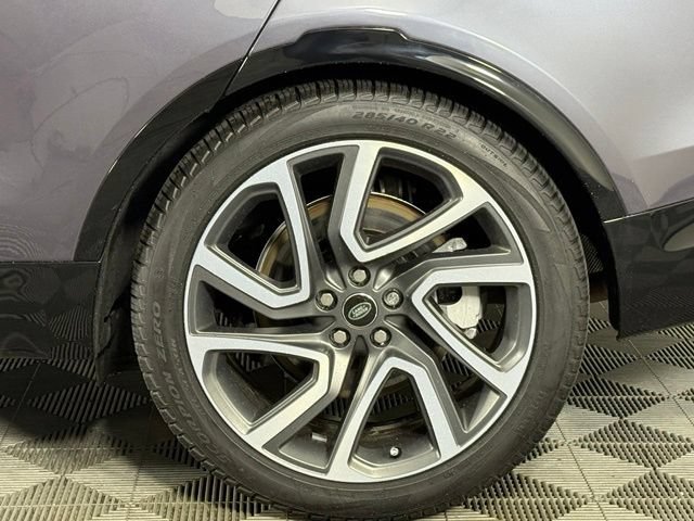 Used 2025 Land Rover Discovery Dynamic SE AWD/4WD image 14
