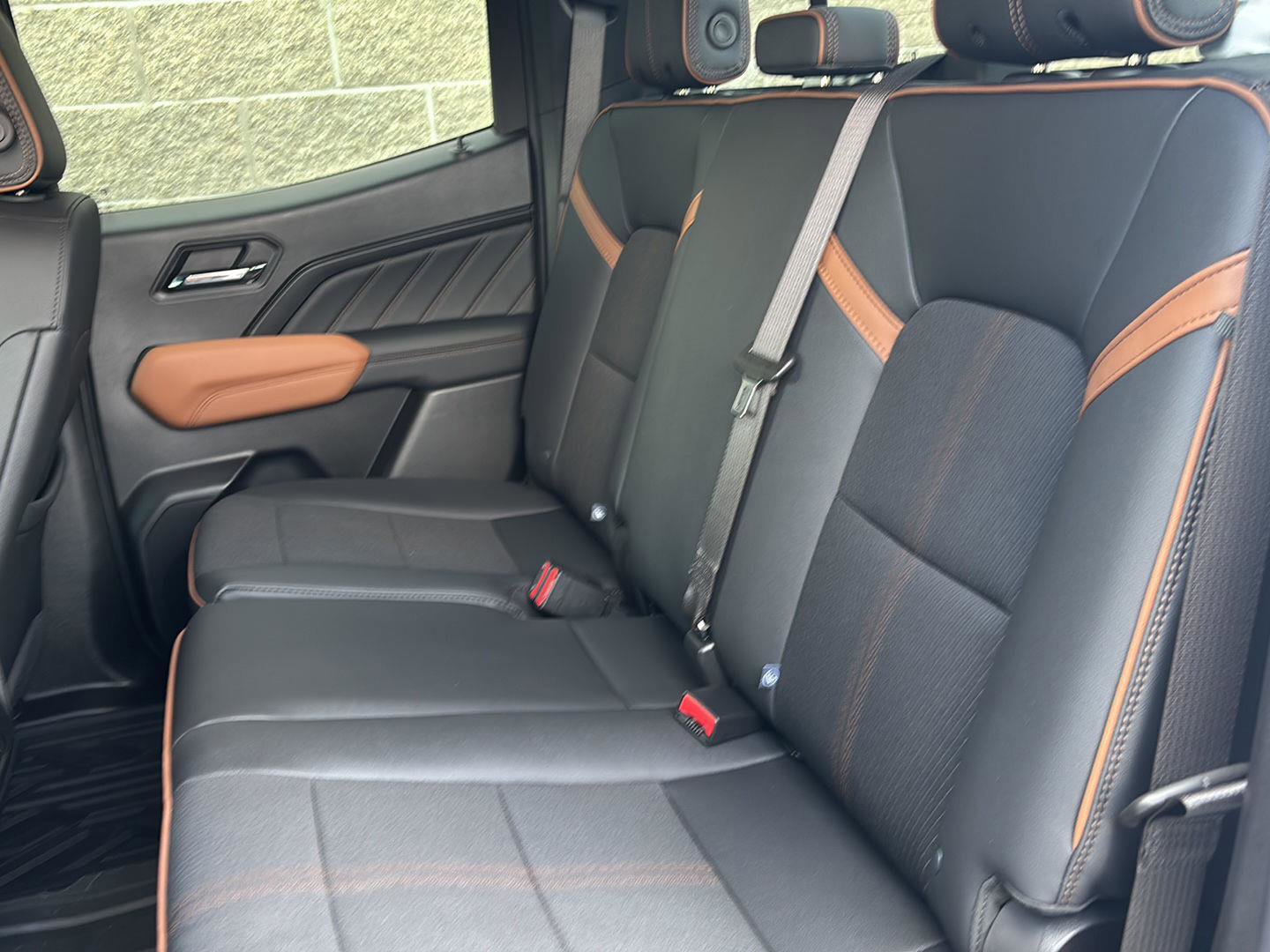 Used 2024 GMC Canyon AT4 w/ Technology Package image 25