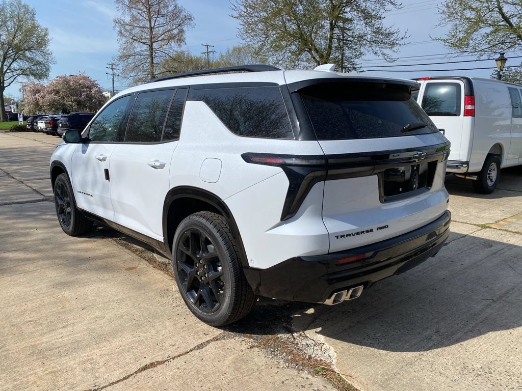 New 2026 Chevrolet Traverse RS w/ LPO, Floor Liner Package AWD/4WD image 8