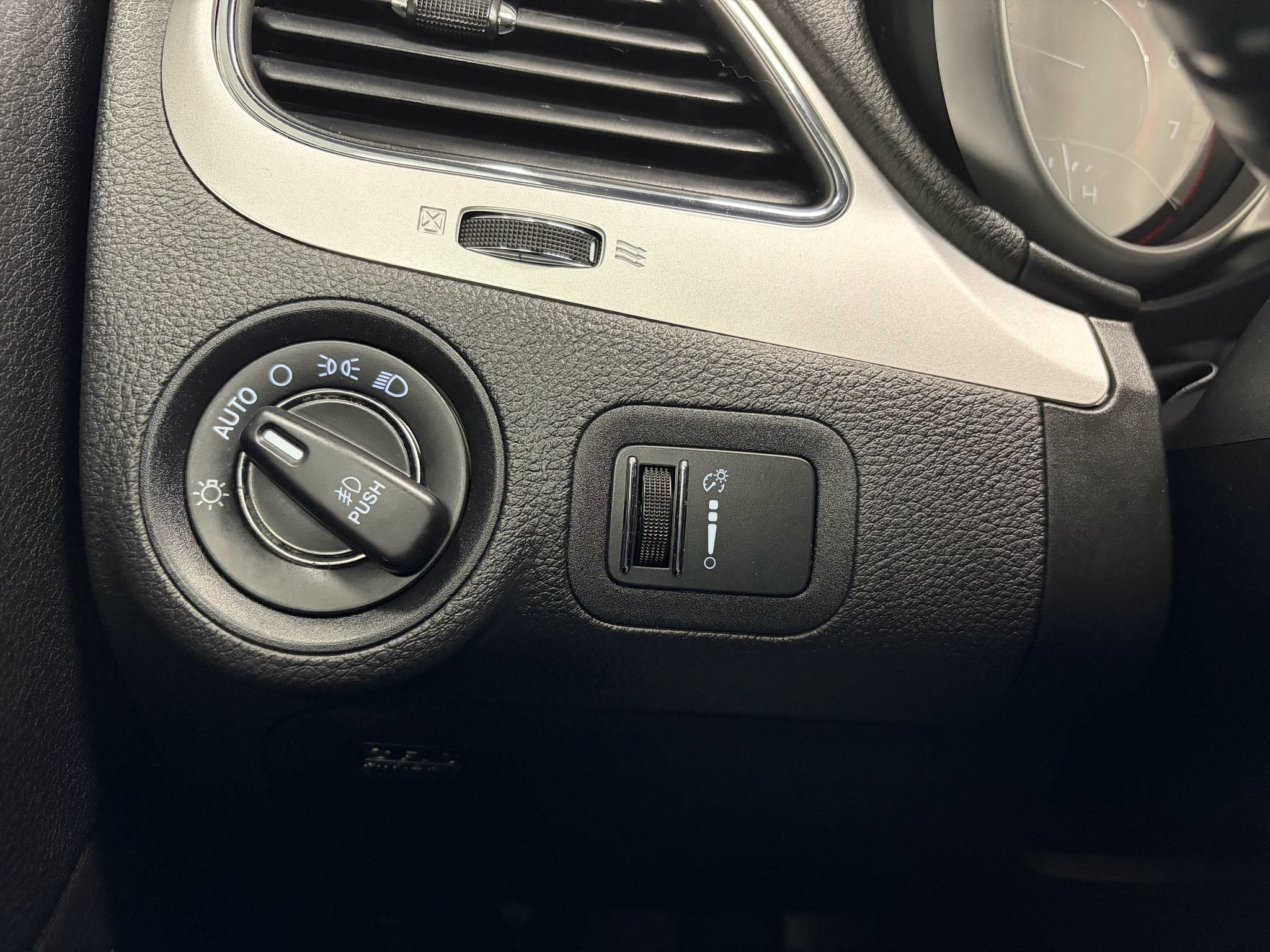 Used 2014 Dodge Journey SXT w/ Flexible Seating Group FWD image 16