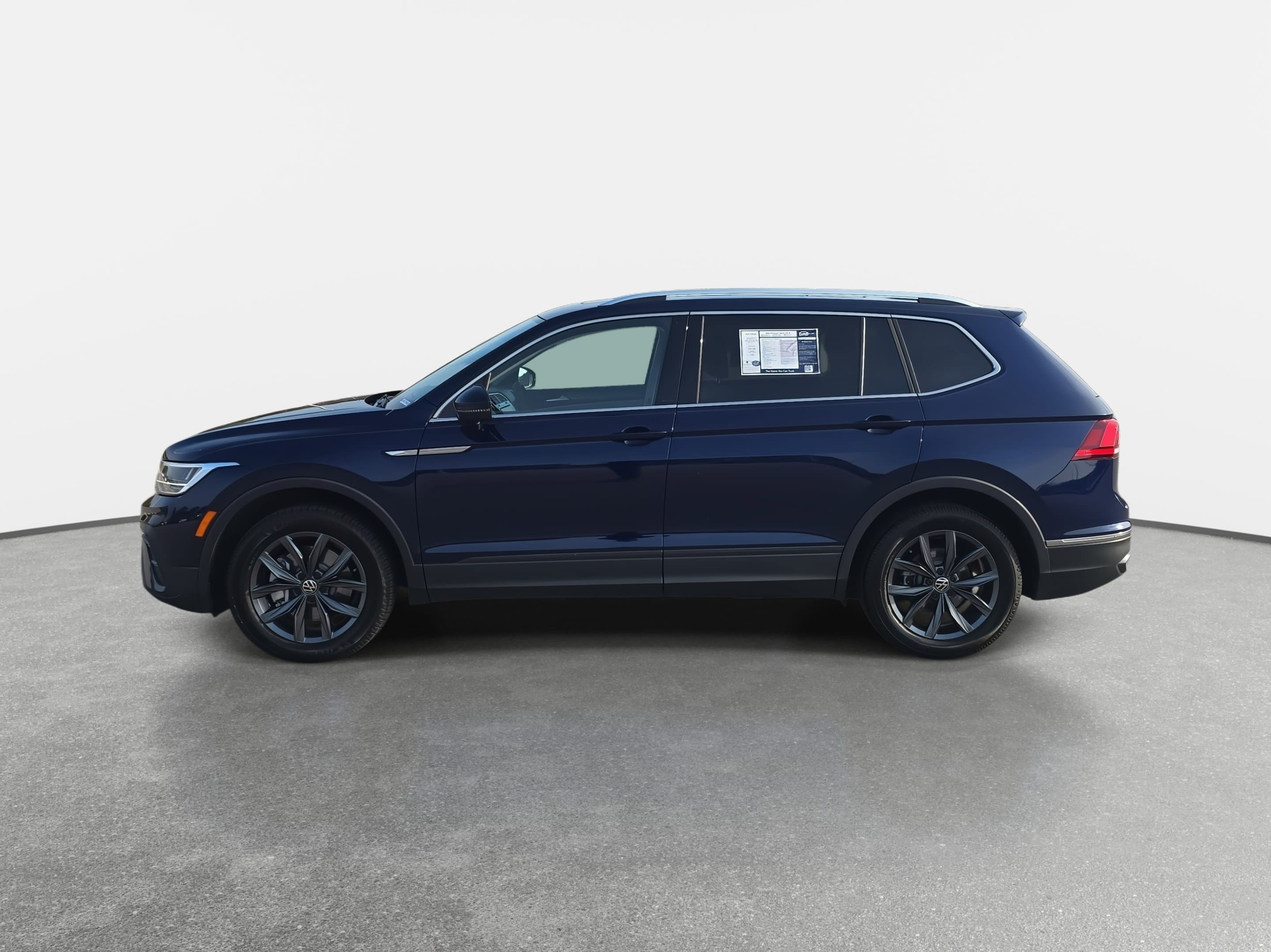Used 2022 Volkswagen Tiguan SE image 8