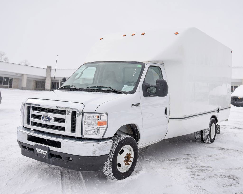 Used 2024 Ford E-450 and Econoline 450 Super Duty w/ Power Windows & Locks Group image 3