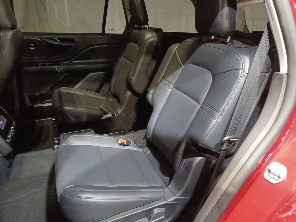 Used 2025 Lincoln Aviator AWD w/ Jet Appearance Package image 25