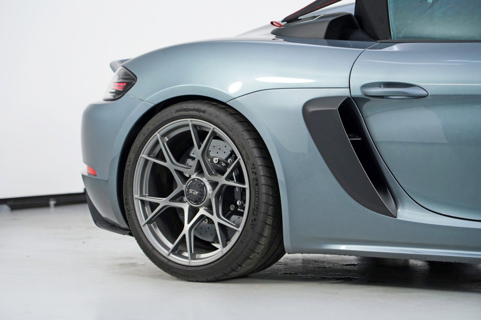 Used 2024 Porsche 718 Boxster Spyder RS w/ Light Design Package RWD image 60