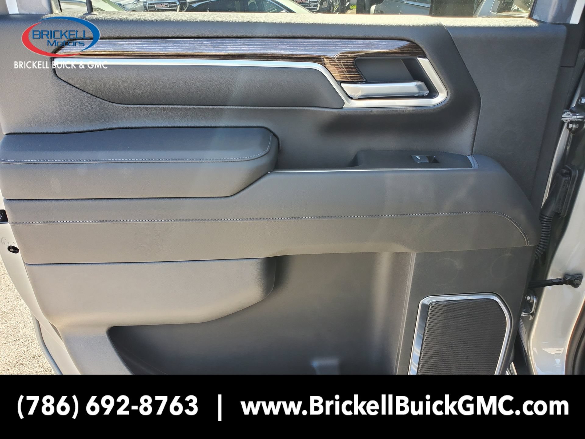 New 2026 GMC Sierra 2500 SLE w/ Max Trailering Package AWD/4WD image 9