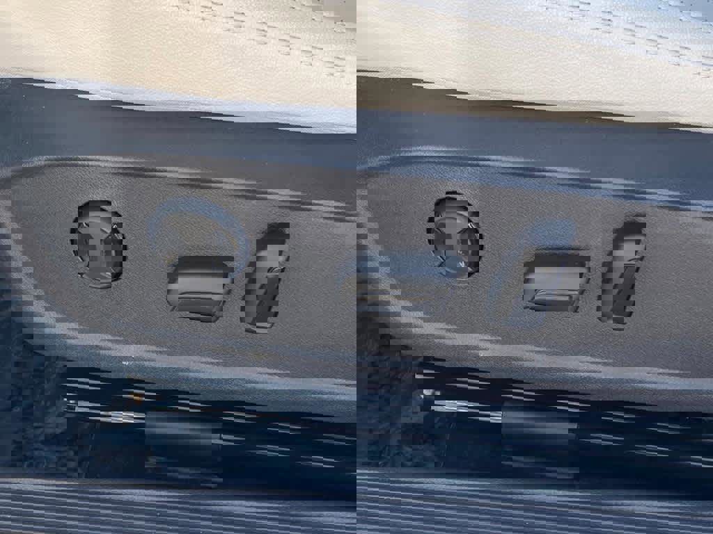 Used 2024 Volkswagen Jetta SE image 14