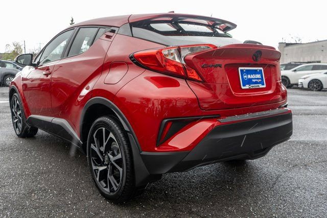 Used 2022 Toyota C-HR XLE FWD image 8