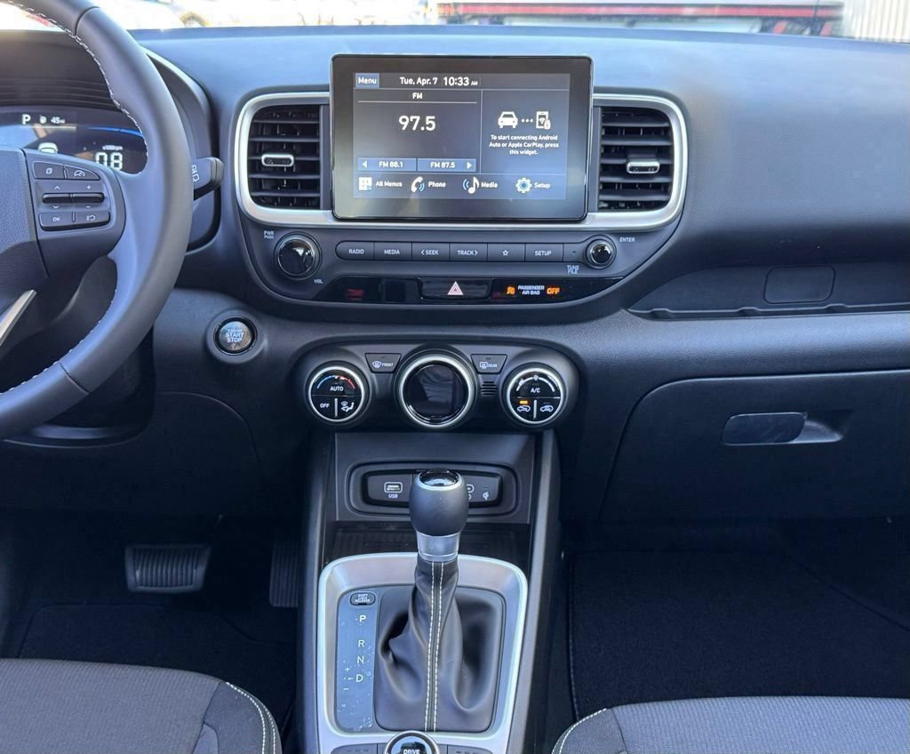 New 2026 Hyundai Venue SEL FWD image 4
