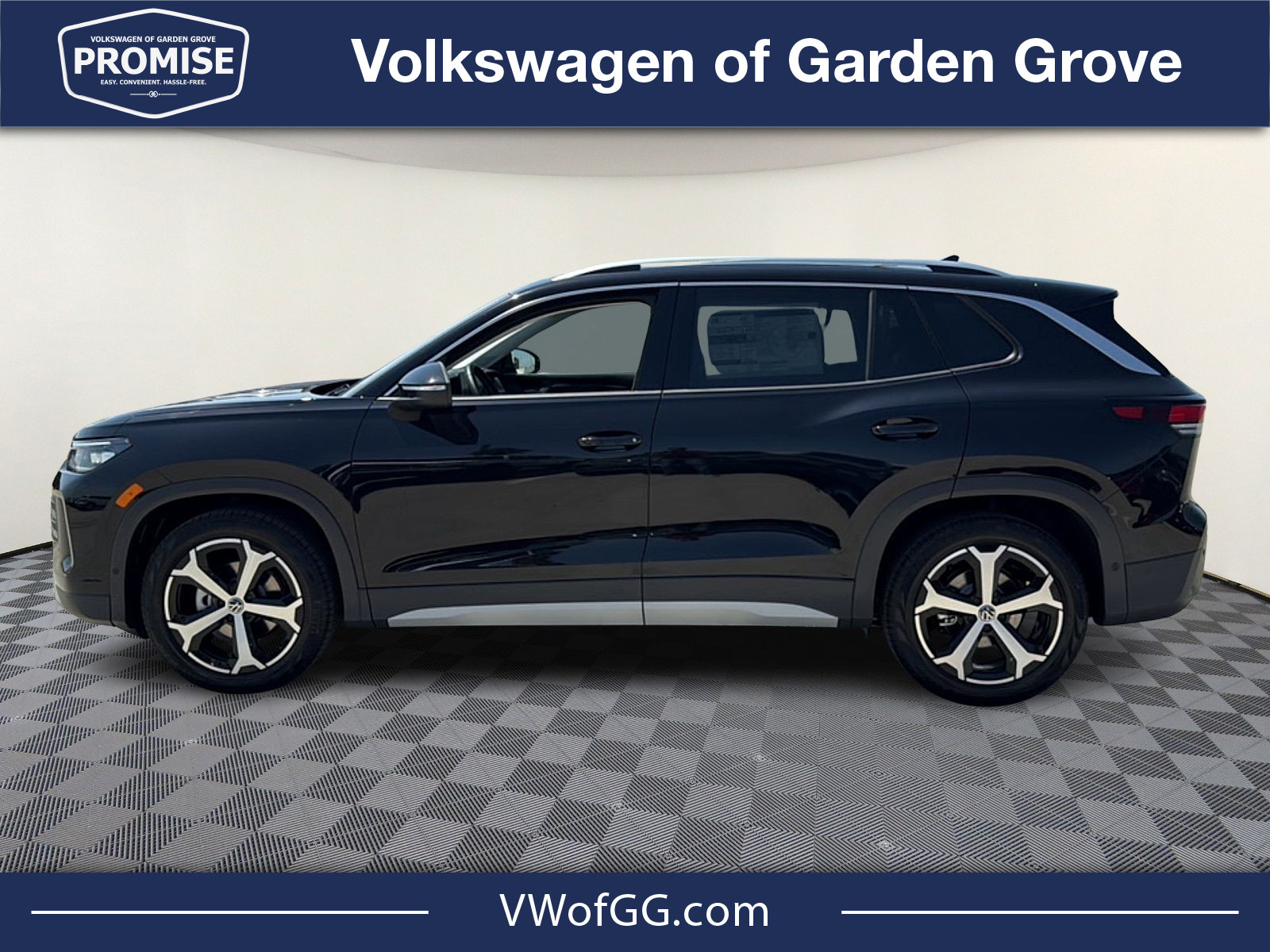 New 2026 Volkswagen Tiguan SE FWD image 5