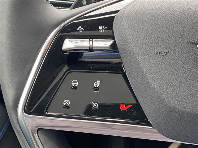 New 2025 Cadillac Escalade IQ Luxury 1 w/ Smart Trailering package image 13