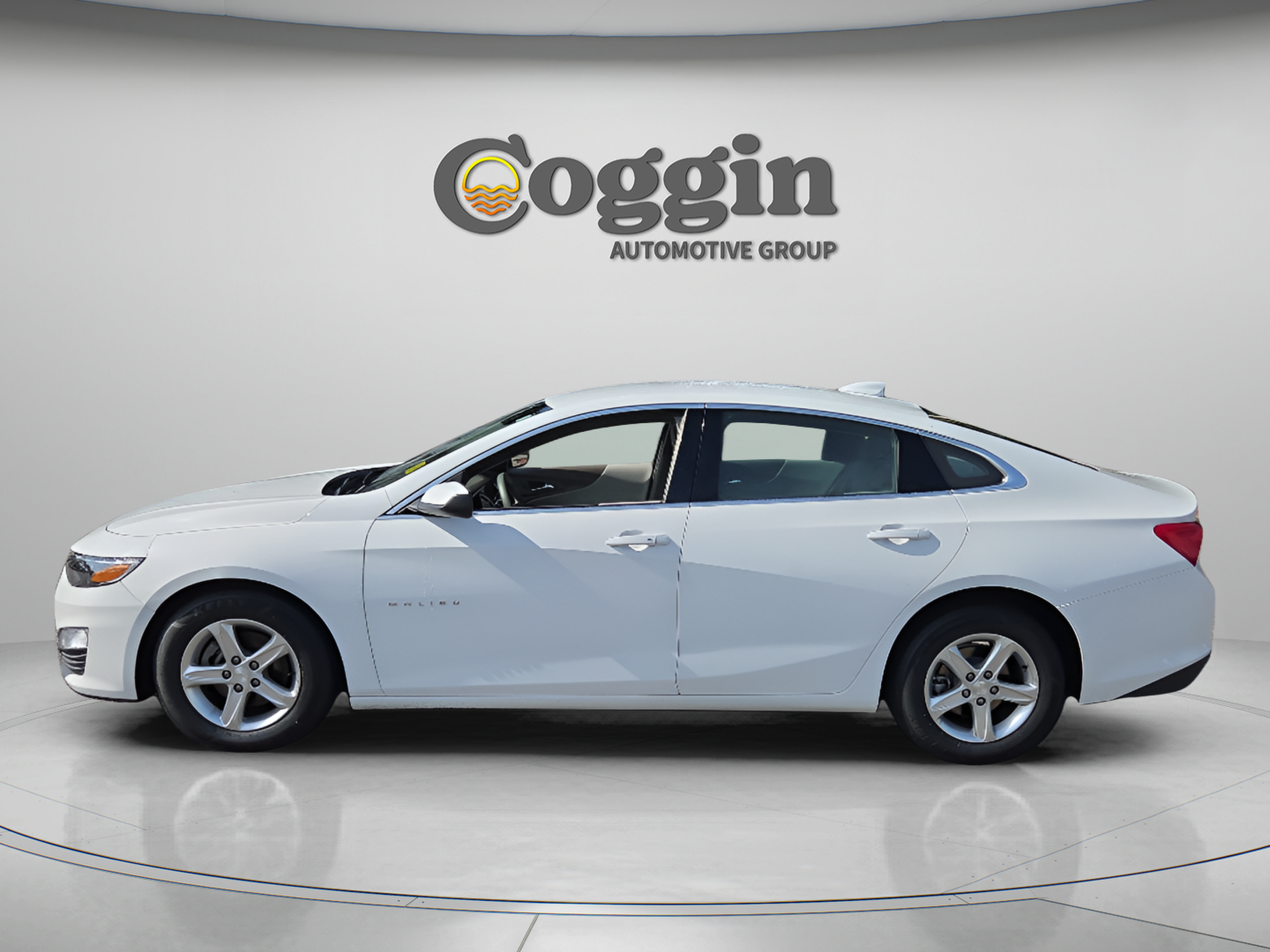 Certified 2024 Chevrolet Malibu LT FWD image 2