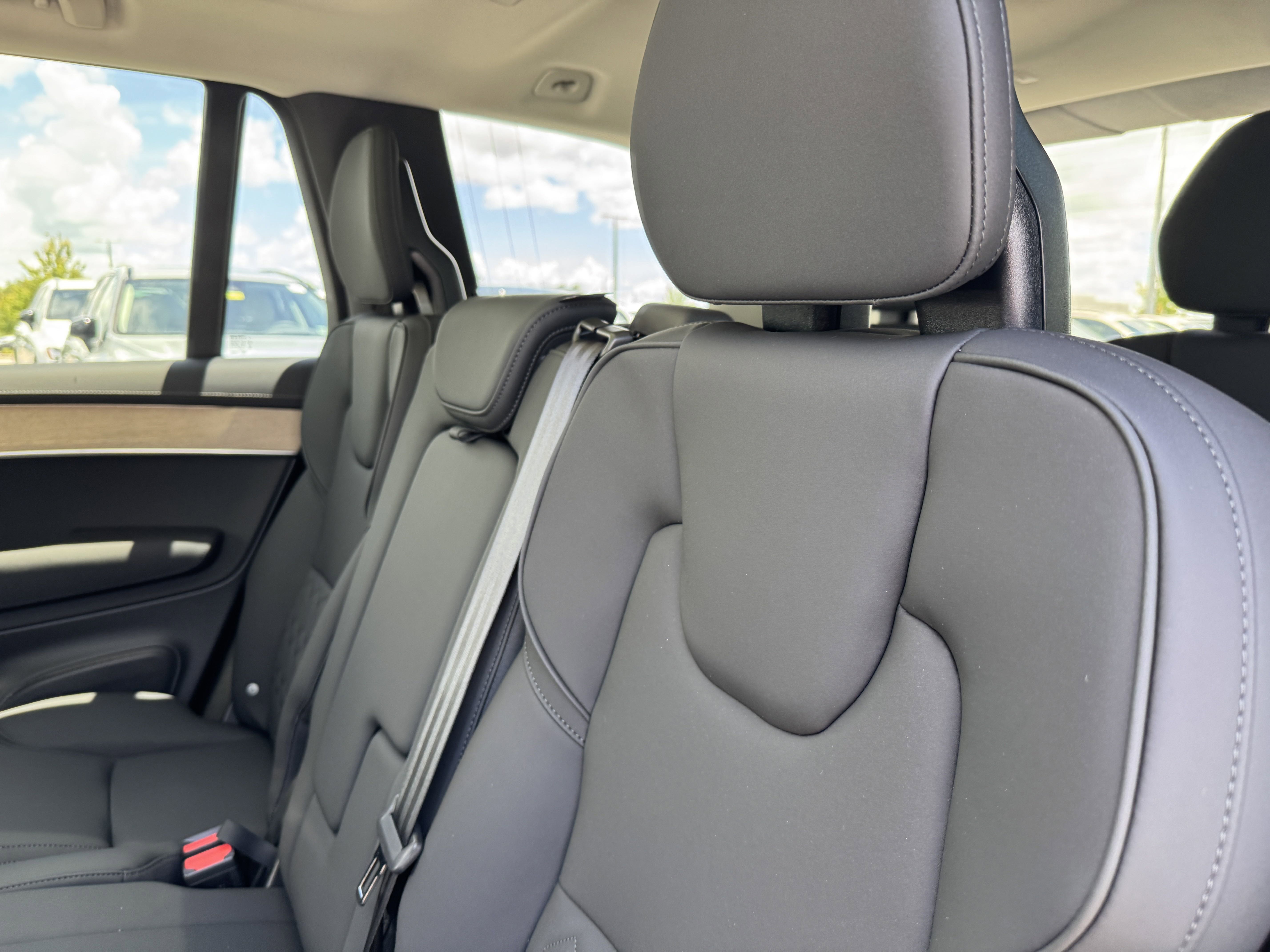 New 2026 Volvo XC90 B6 Core image 16