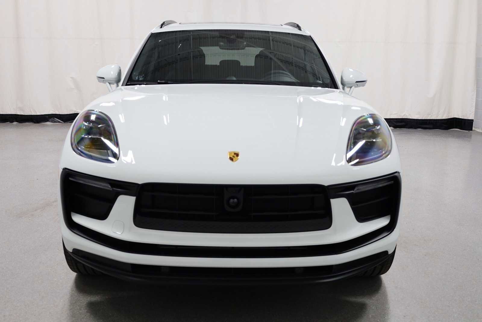 New 2026 Porsche Macan image 14