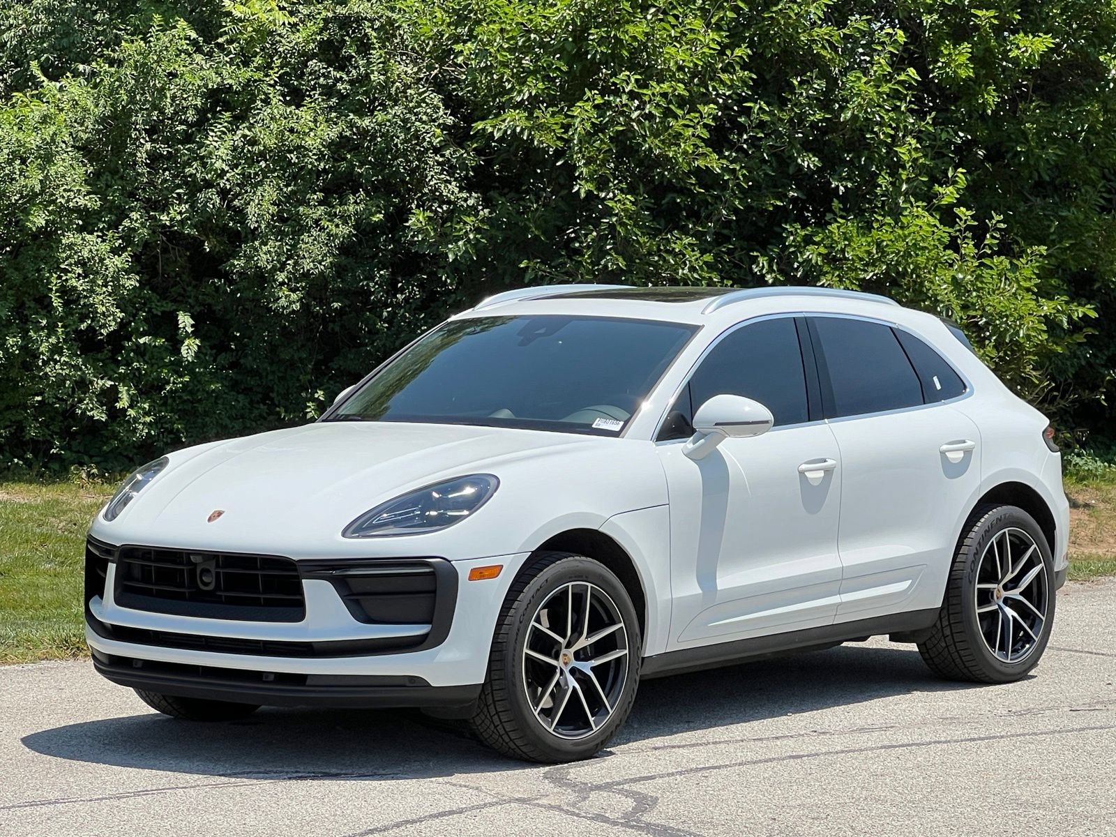 Certified 2024 Porsche Macan AWD/4WD video 1