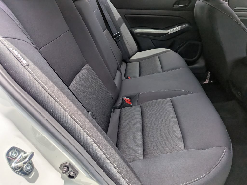 Used 2025 Nissan Altima 2.5 SV FWD image 29