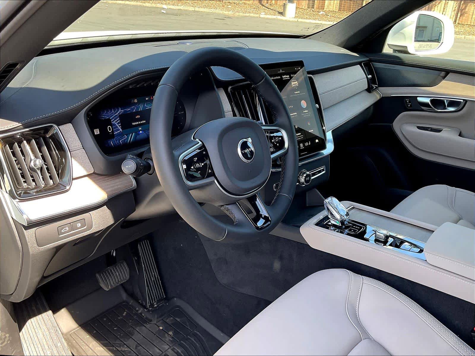New 2026 Volvo XC90 T8 Plus w/ Protection Package AWD/4WD image 8