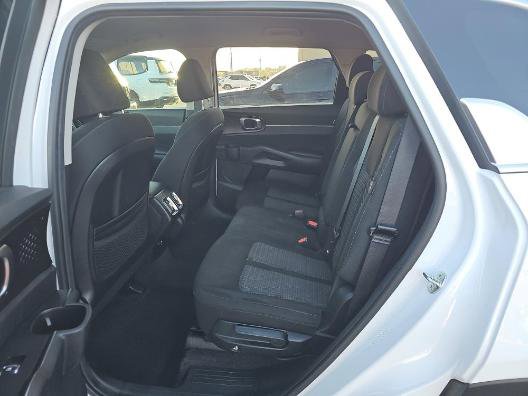 Used 2025 Kia Sorento LX image 19