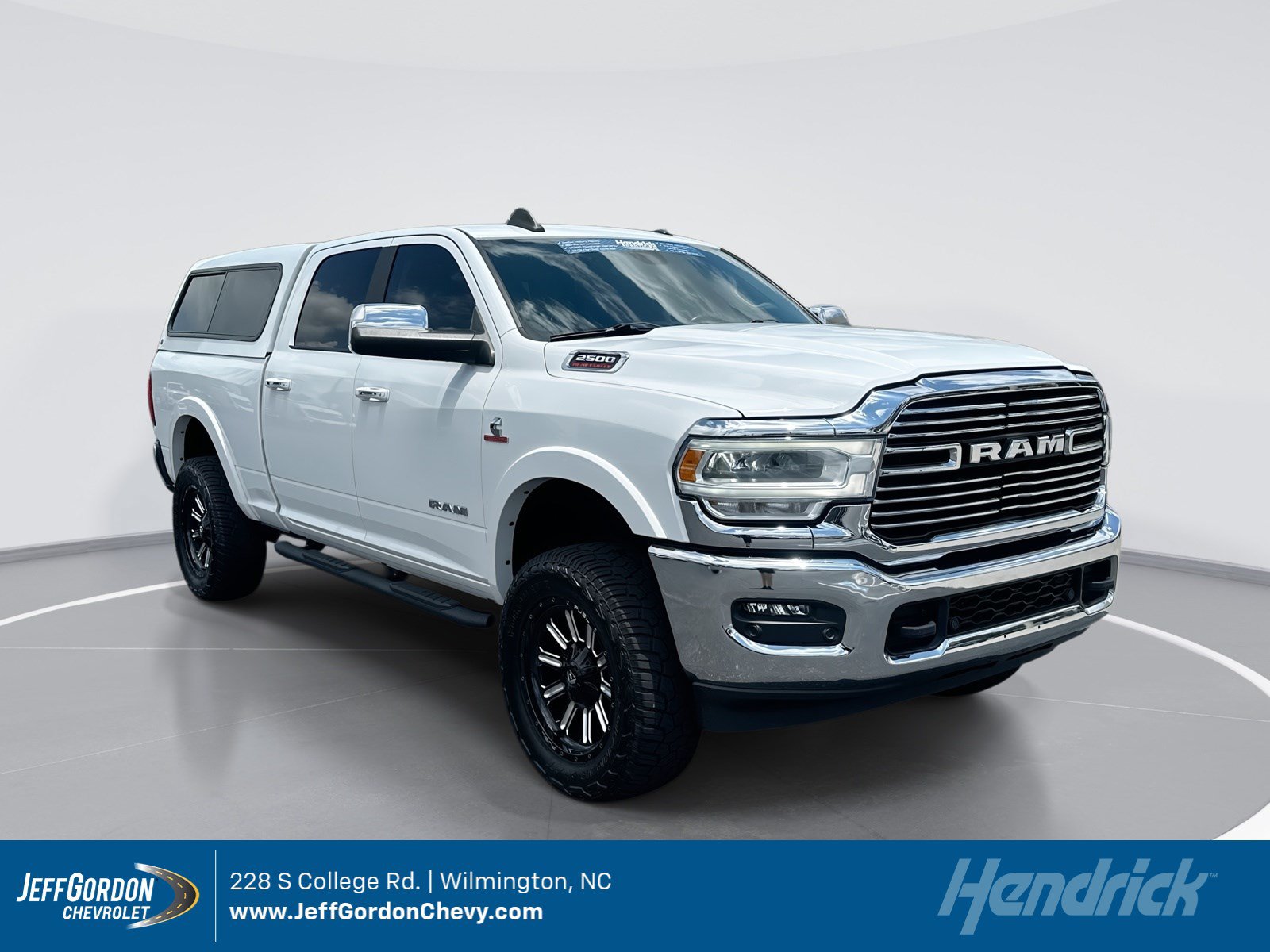 Used 2022 RAM 2500 Laramie AWD/4WD image 1
