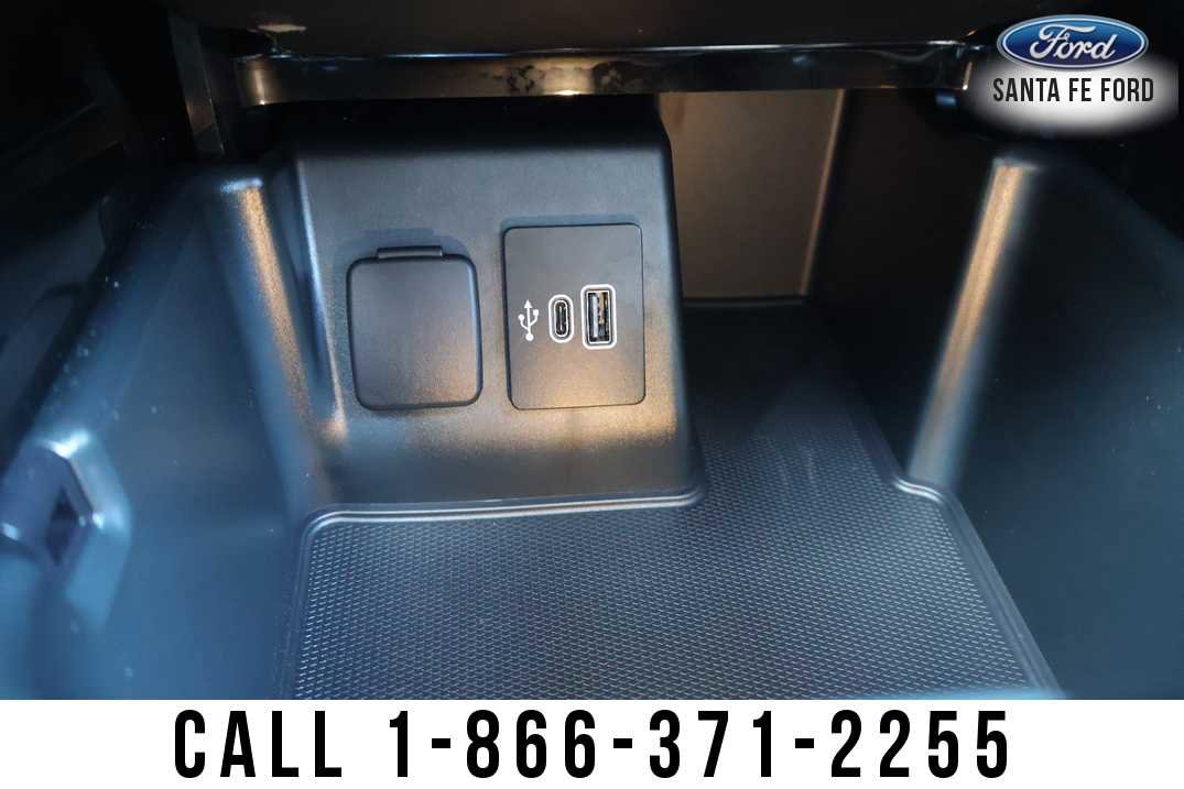 Used 2025 Ford Explorer Platinum image 33