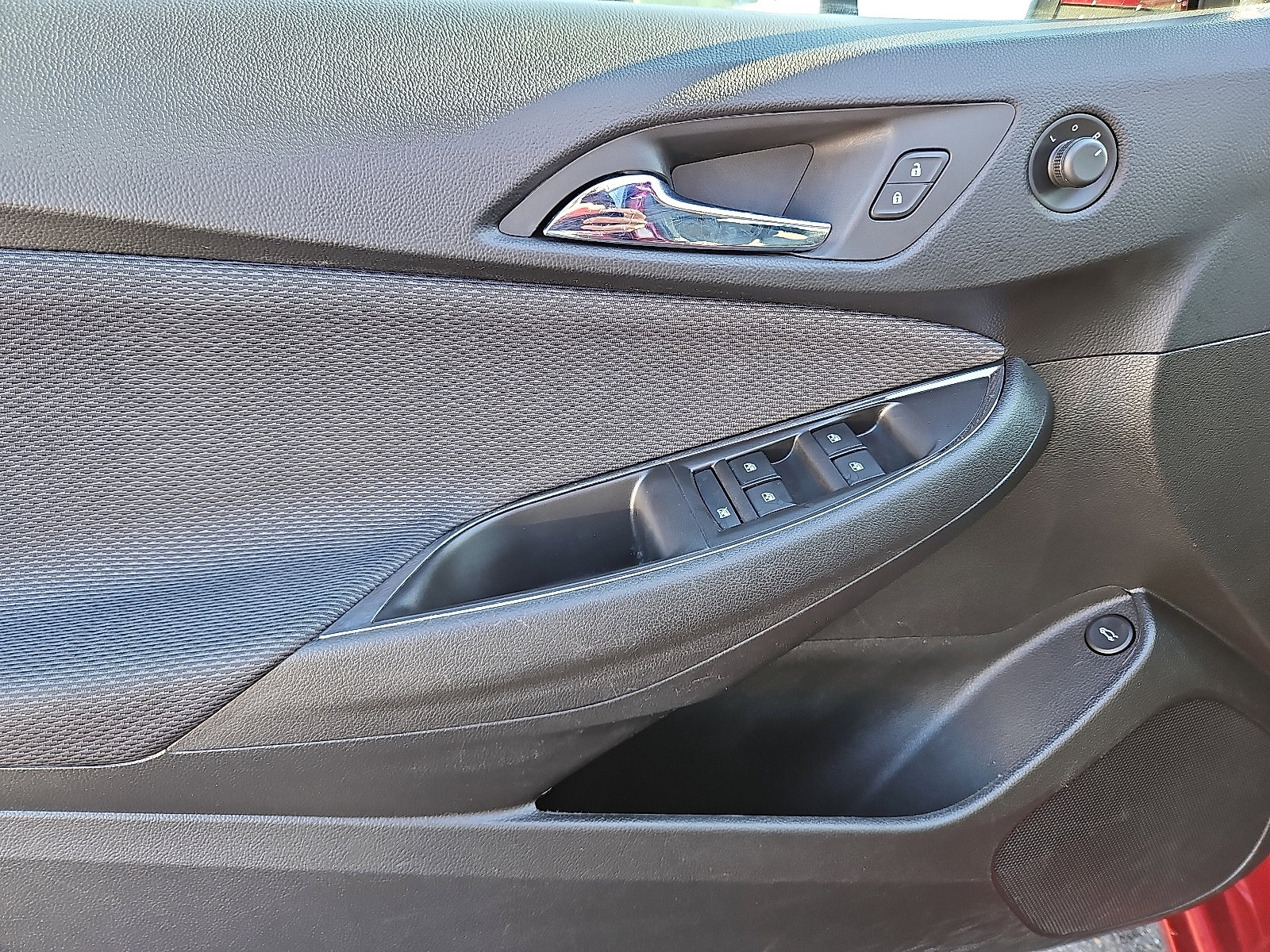 Used 2018 Chevrolet Cruze LT w/ Convenience Package image 12